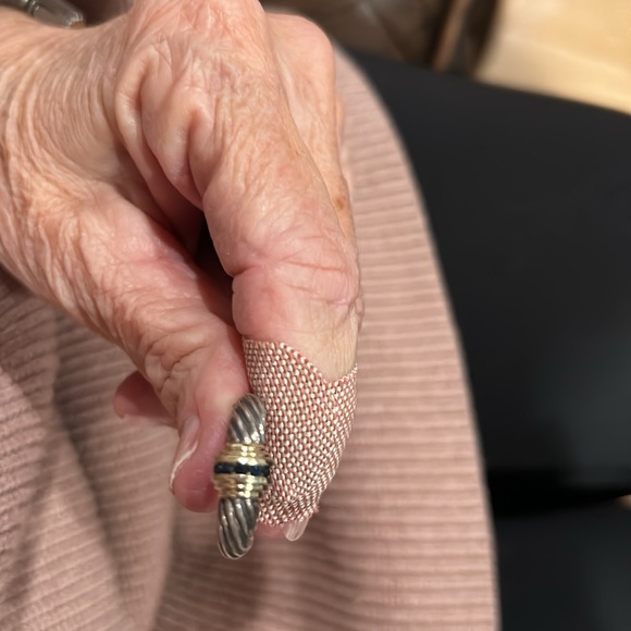 David Yurman silver ring with saphires - Picture 7 of 8